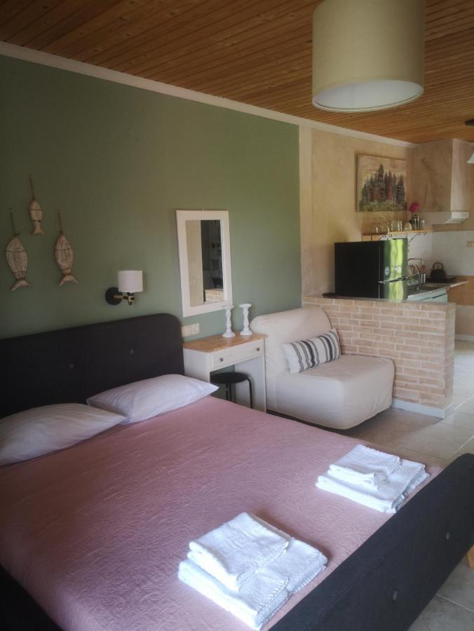 Achillion B&B Paralia Skotinis Exterior photo