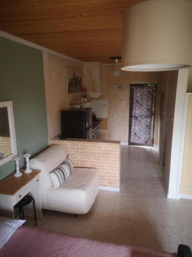 Achillion B&B Paralia Skotinis Exterior photo