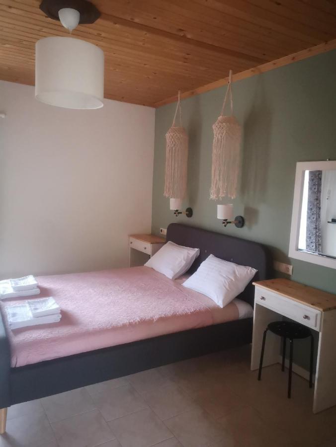 Achillion B&B Paralia Skotinis Exterior photo