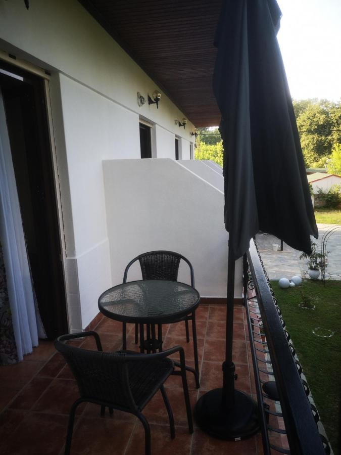 Achillion B&B Paralia Skotinis Exterior photo