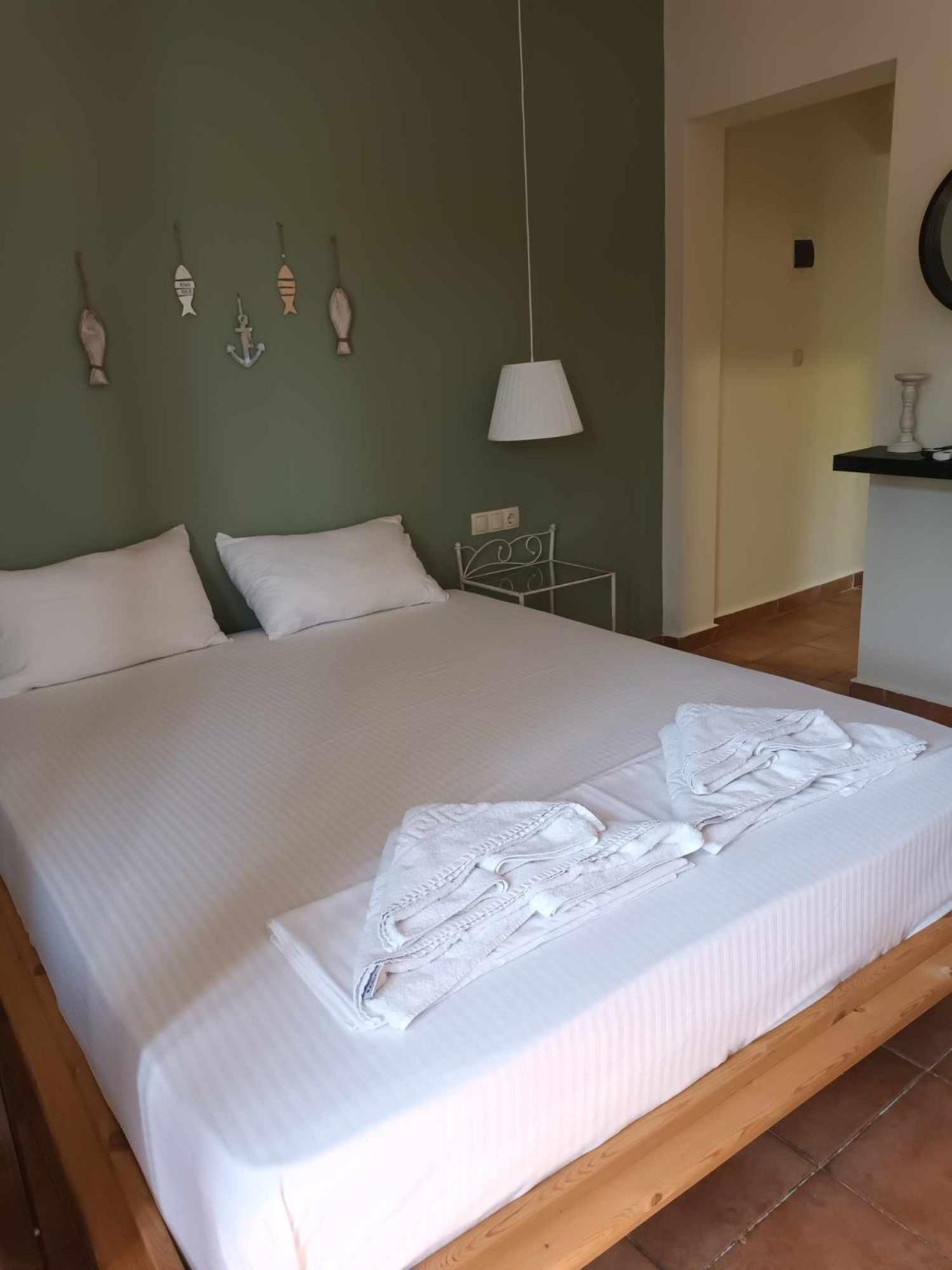 Achillion B&B Paralia Skotinis Exterior photo